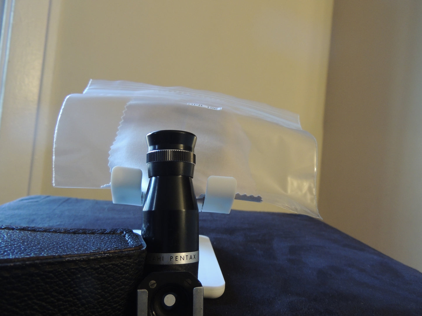 Asahi Pentax Right Angle Finder with original leather Case