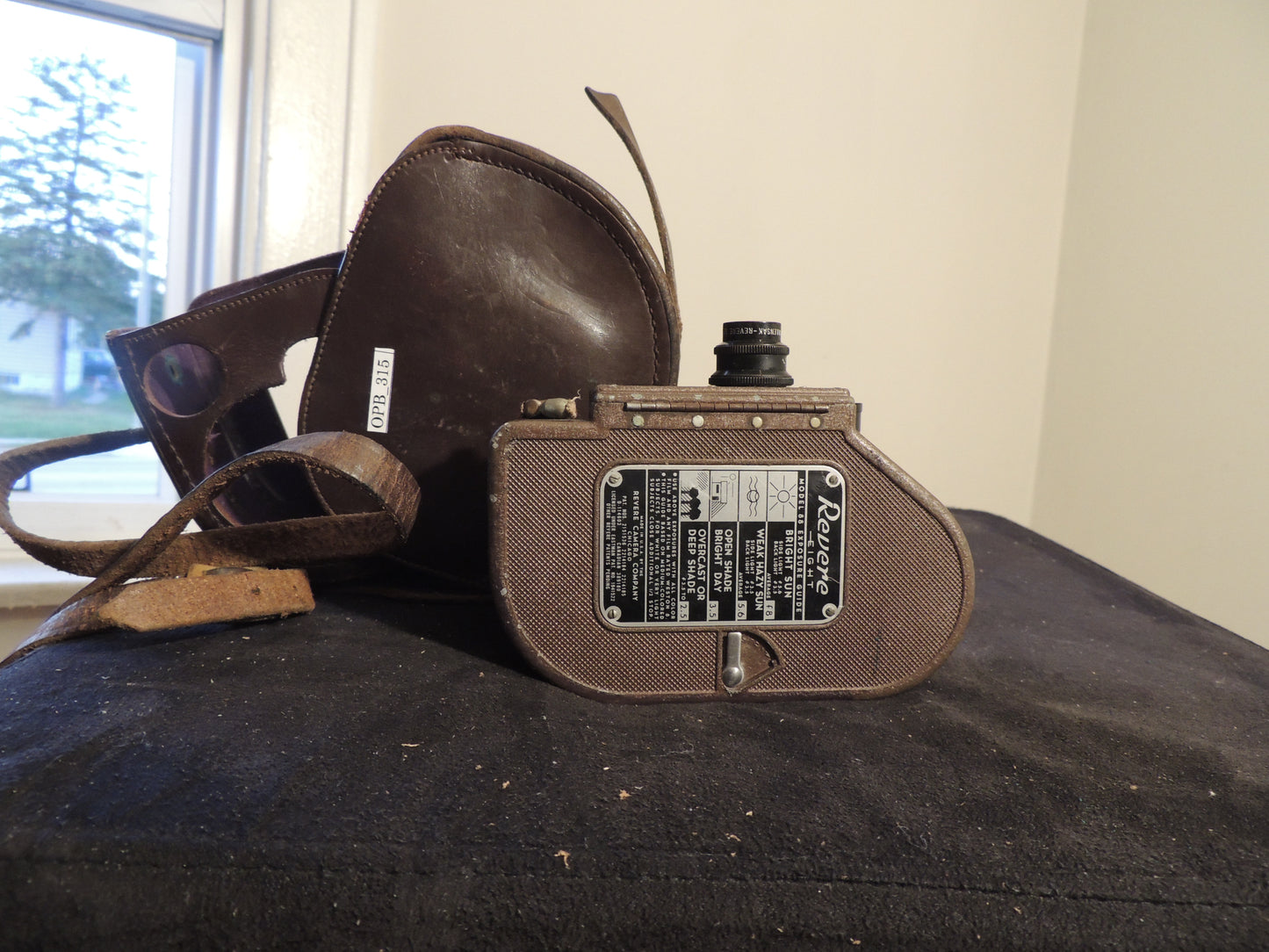 Revere Eight, Model 88, 8 mm, movie camera