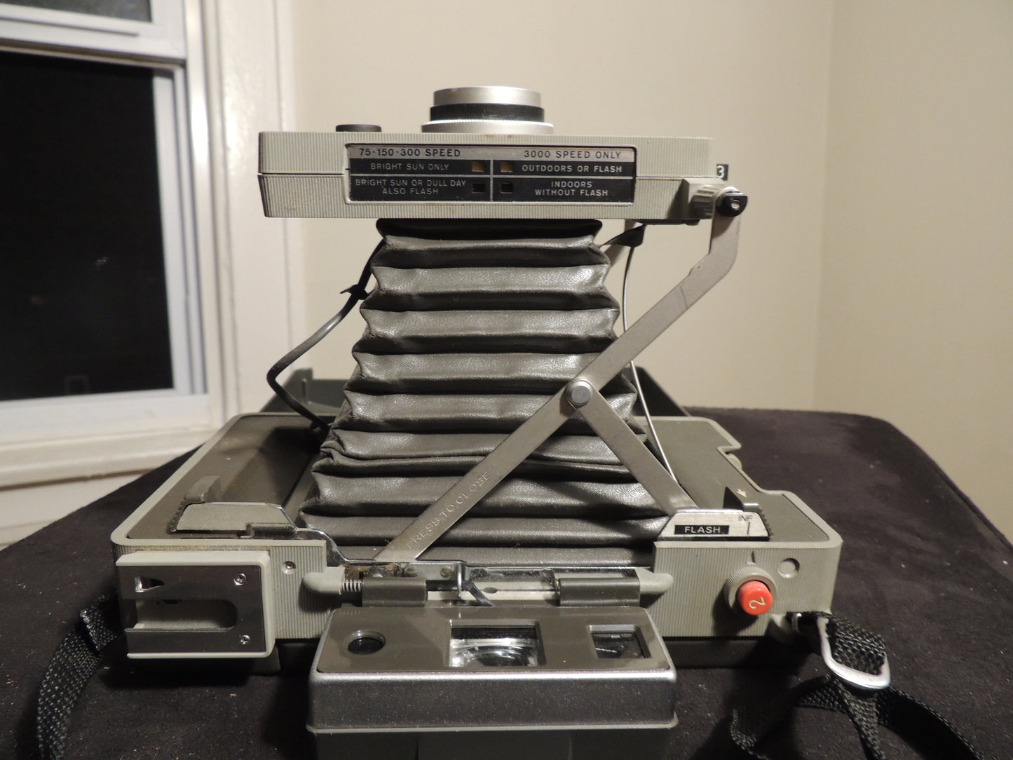 Polaroid 440 Automatic Land Camera