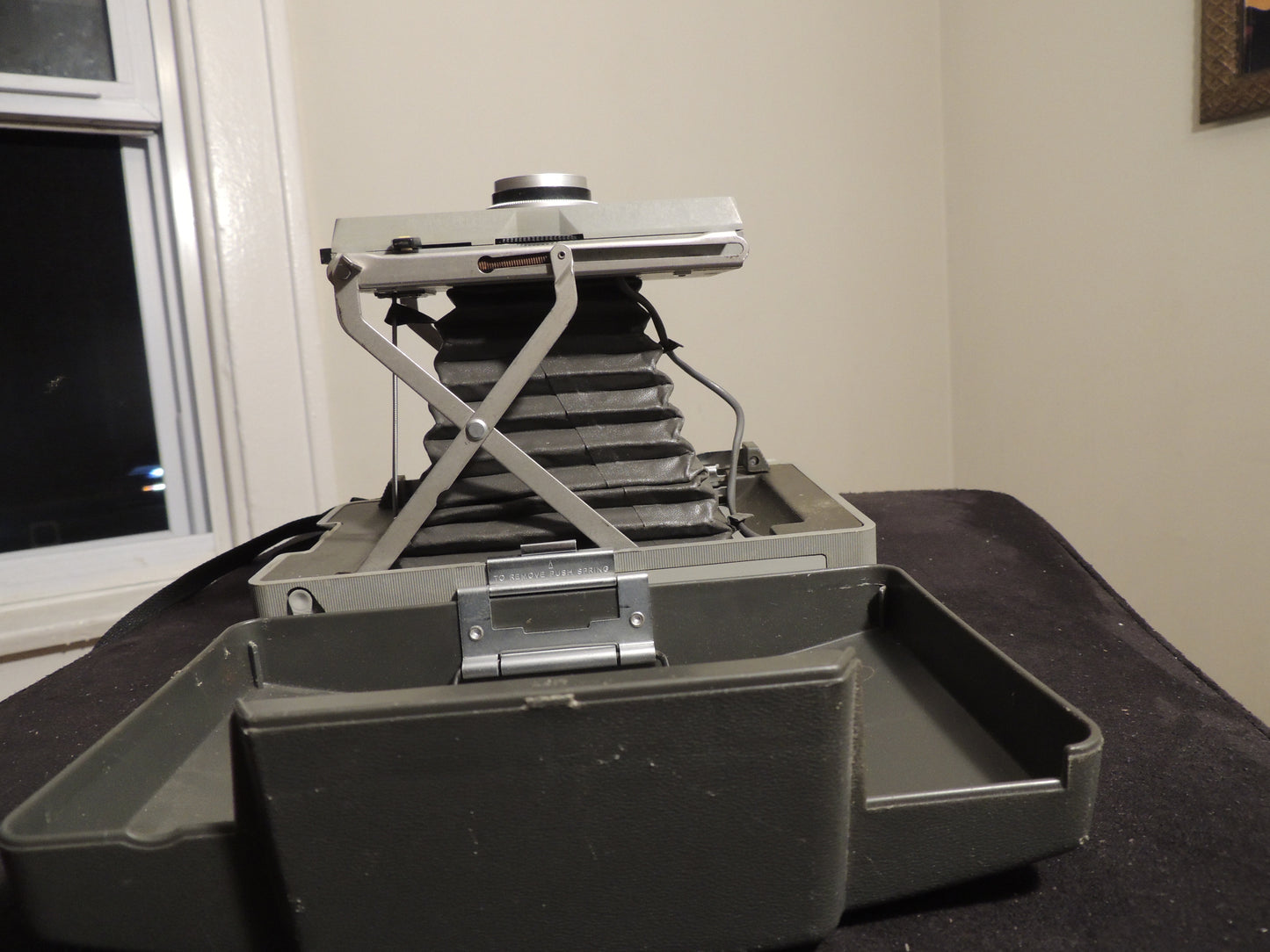 Polaroid 440 Automatic Land Camera