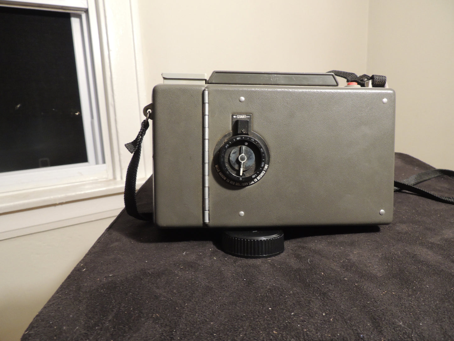 Polaroid 440 Automatic Land Camera