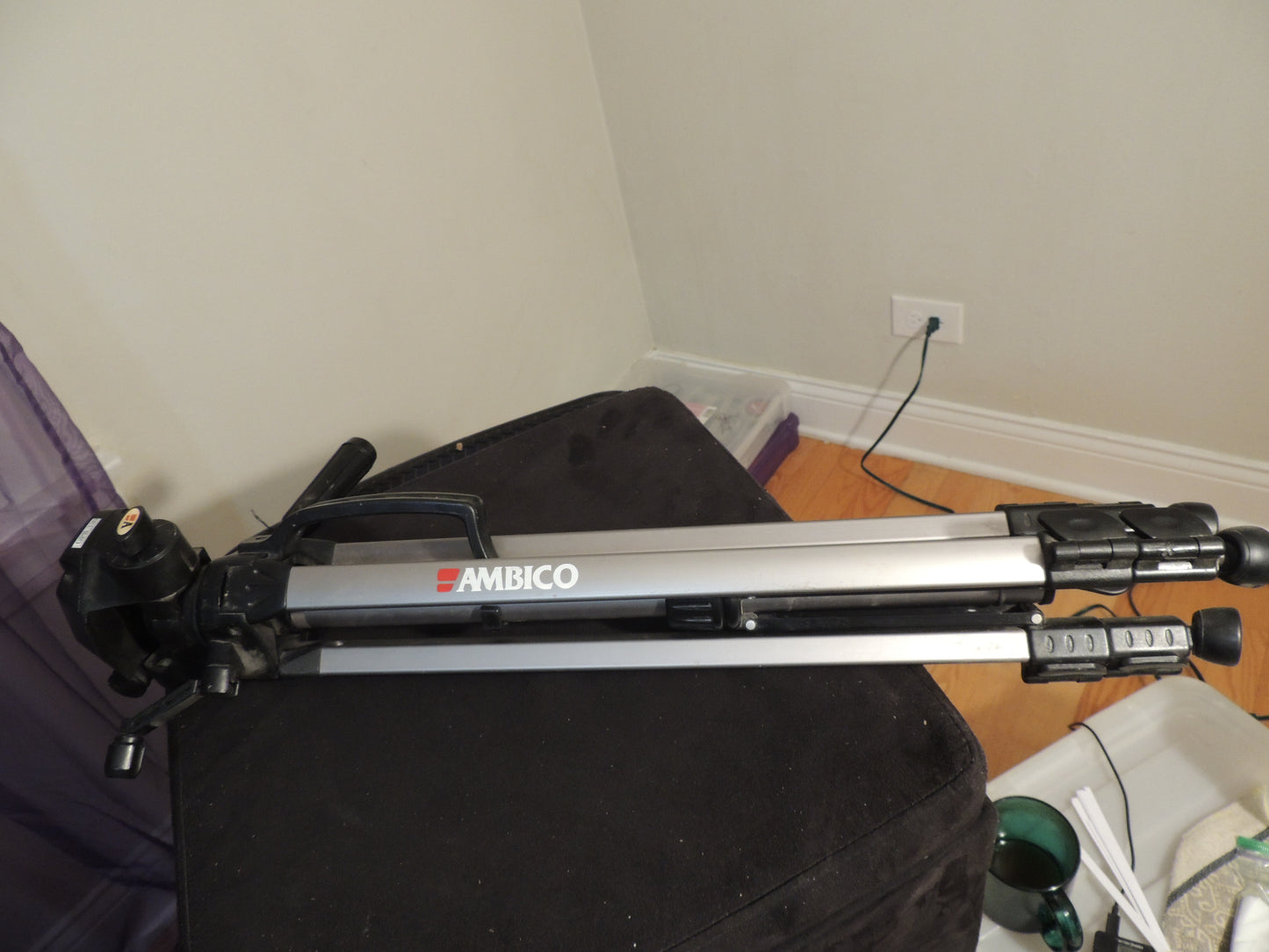 AMBICO 60" Tripod Camera Stand