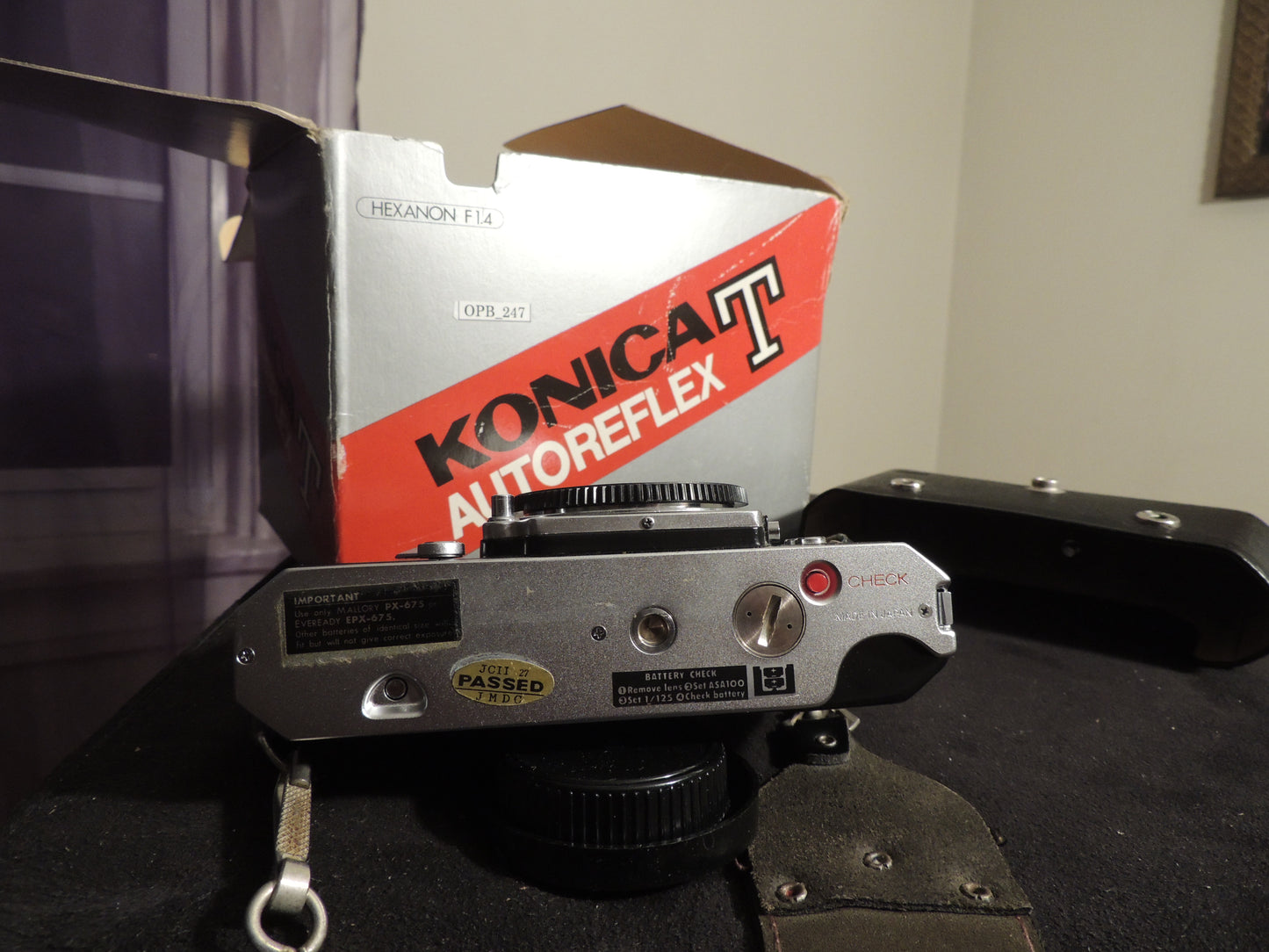 Konica Autoreflex T, Camera, strap, original case and box