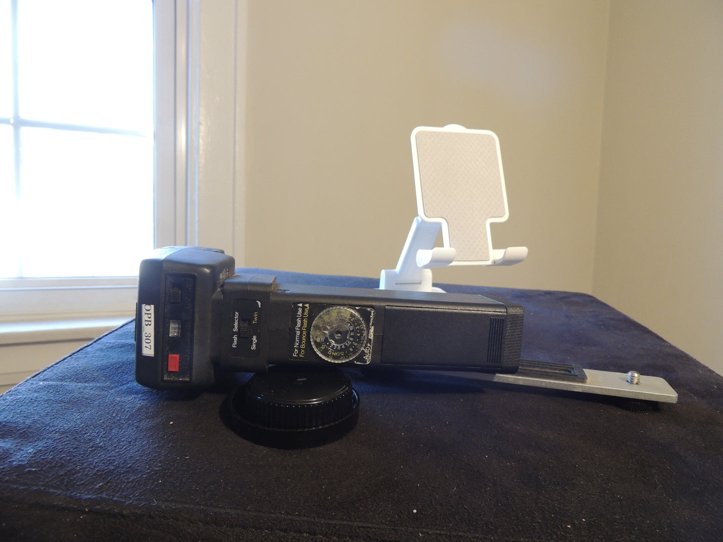 Focal MPF-700T Twin Professional Automatic Thyristor Bounce Electronic Flash, with original mount
