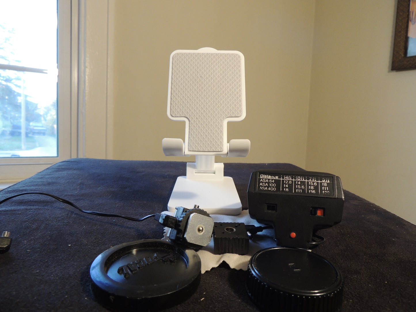 DEJUR 18M Solid State Electronic Flash with original connections and mounts