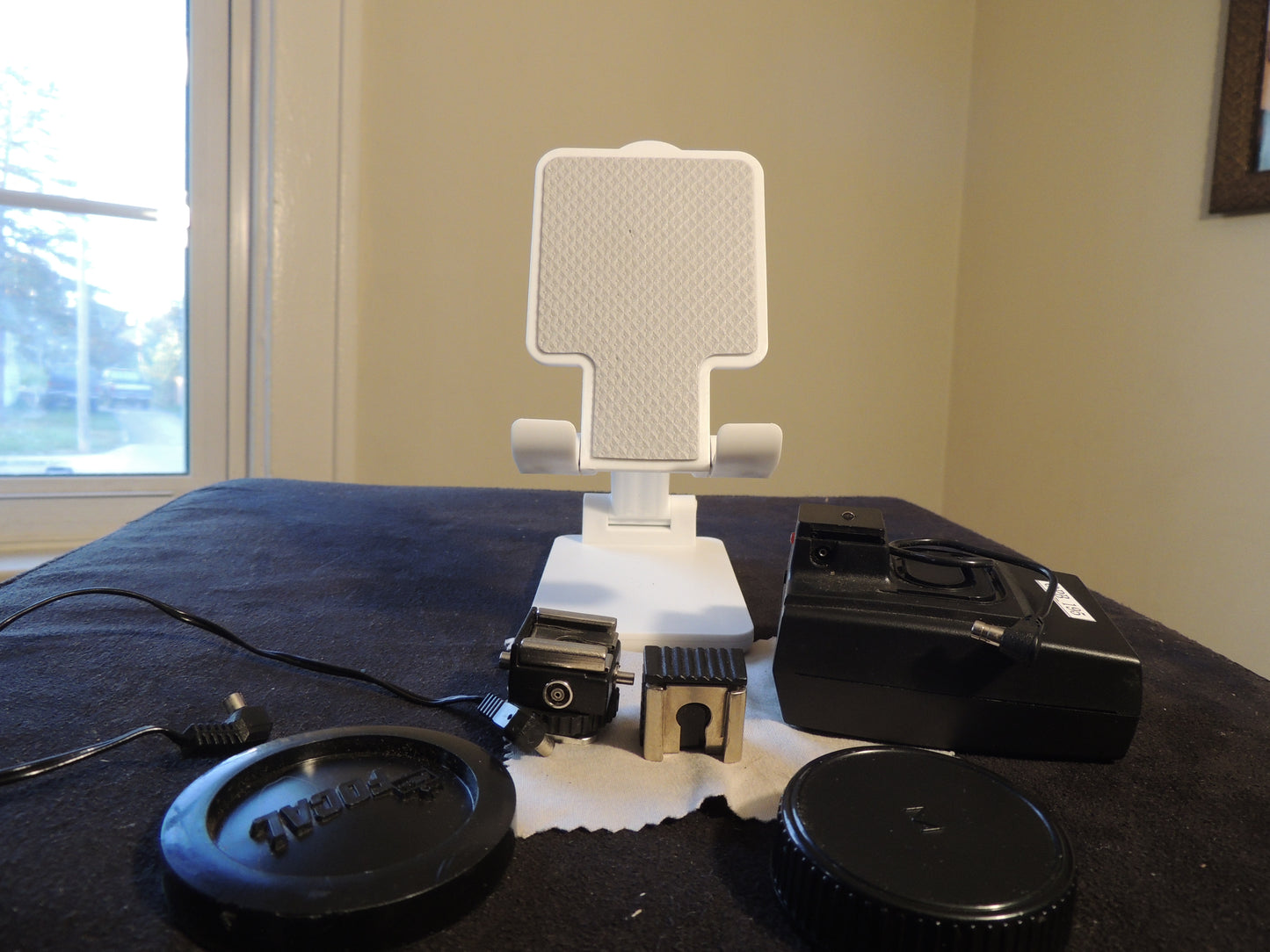 DEJUR 18M Solid State Electronic Flash with original connections and mounts