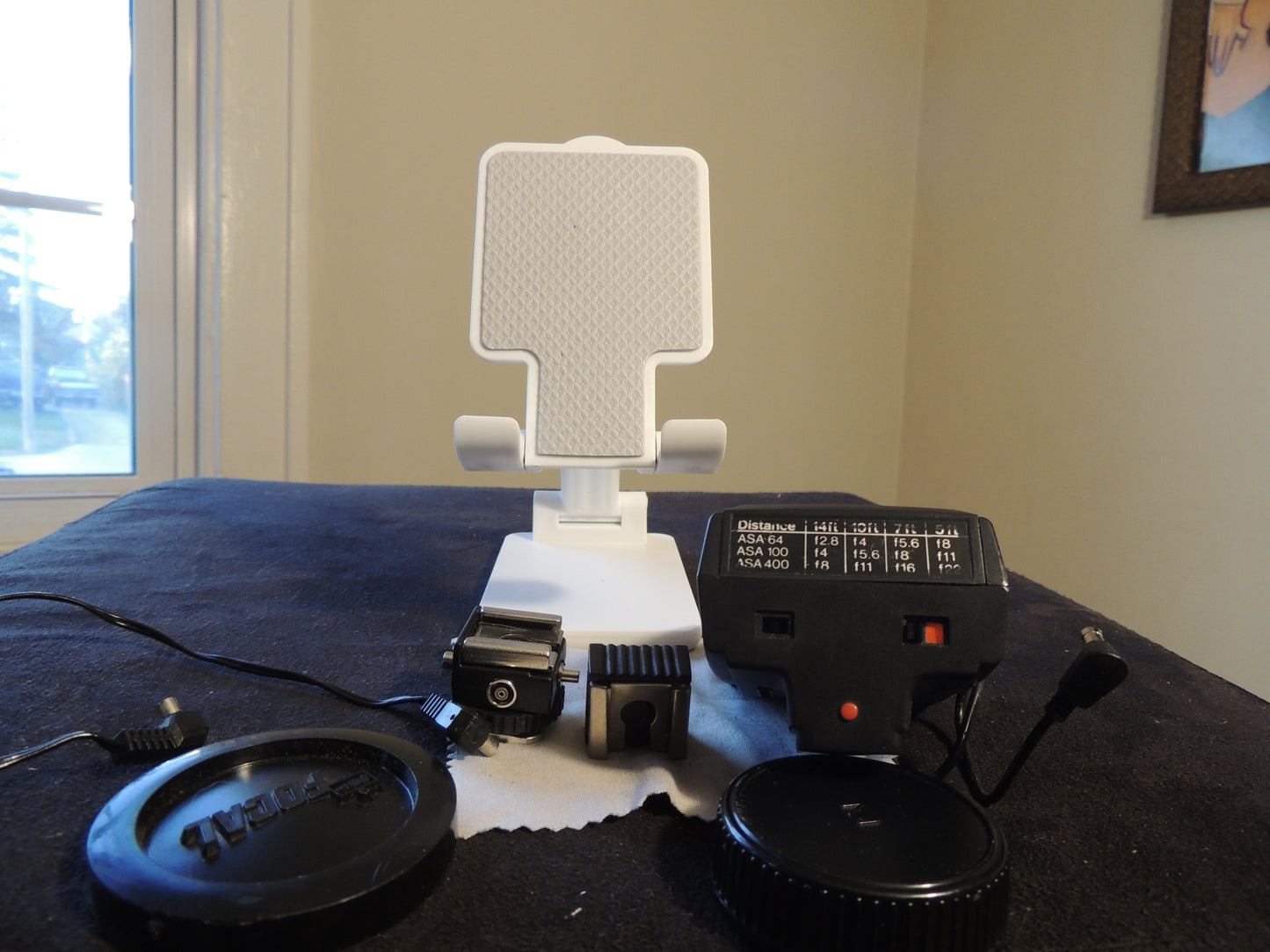 DEJUR 18M Solid State Electronic Flash with original connections and mounts