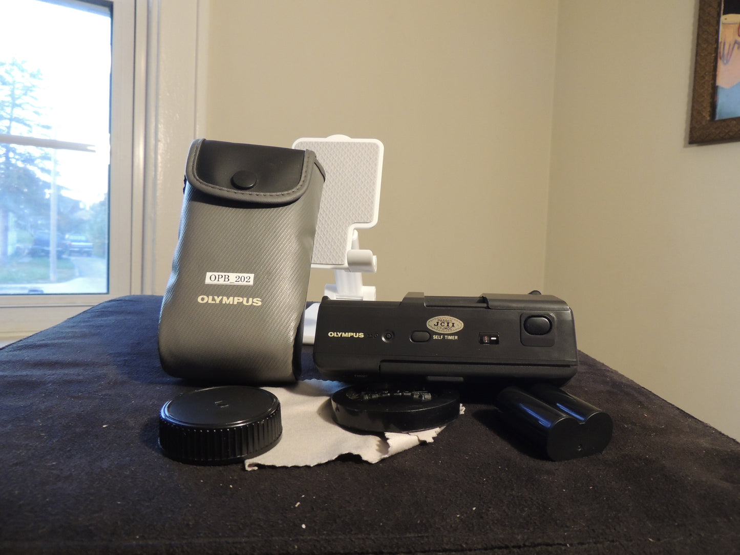 OLYMPUS INFINITY AF 1, 35mm Camera, ESP FLASH, with ZUIKO 35mm f/2.8 lens, with original battery pack and case