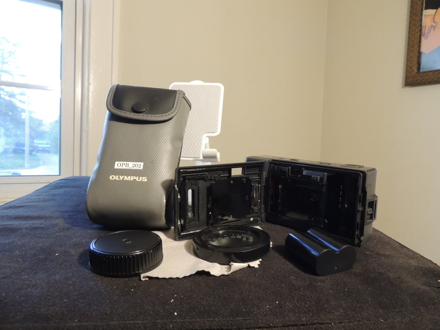 OLYMPUS INFINITY AF 1, 35mm Camera, ESP FLASH, with ZUIKO 35mm f/2.8 lens, with original battery pack and case