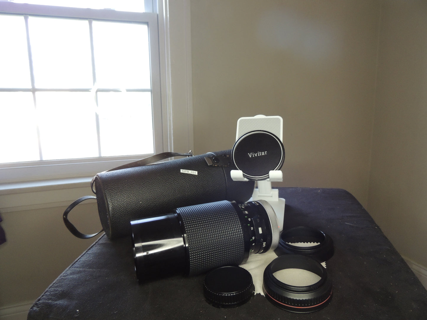 Vivitar Series 1, 70-210mm, f/3.5,Macro Focusing Auto Zoom Lens, ⌀67mm, with original leather case