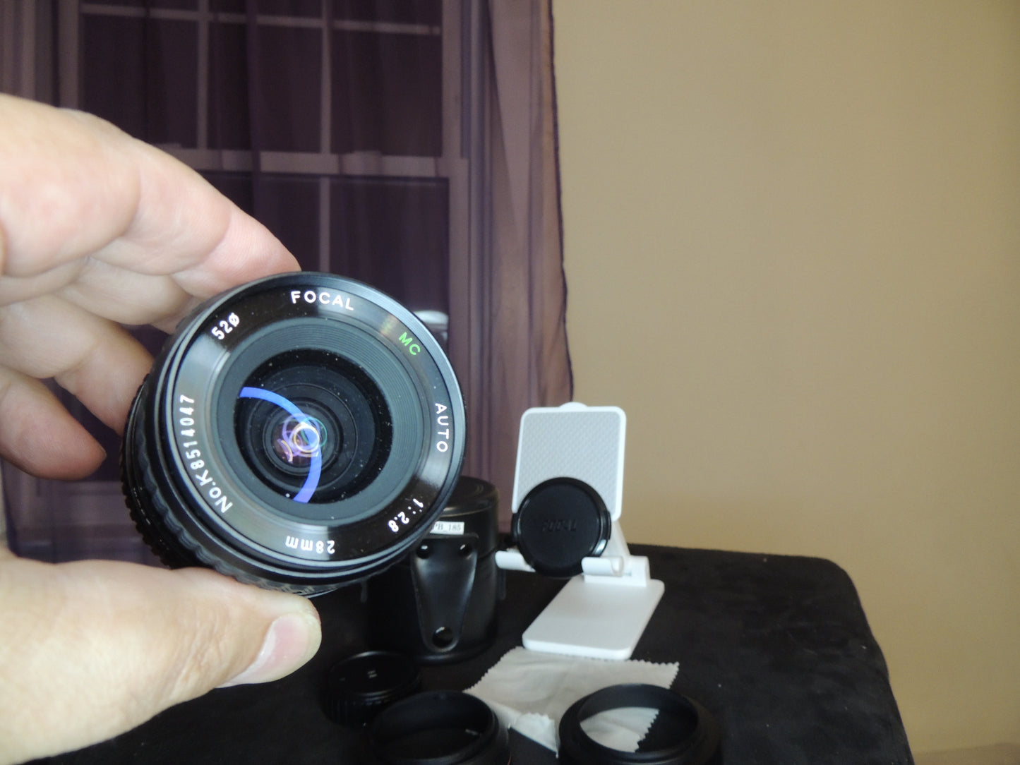 Focal MC Auto 28mm f2.8, Wide Angle Prime Lens, ⌀52mm, Camera Lens with original leather case.