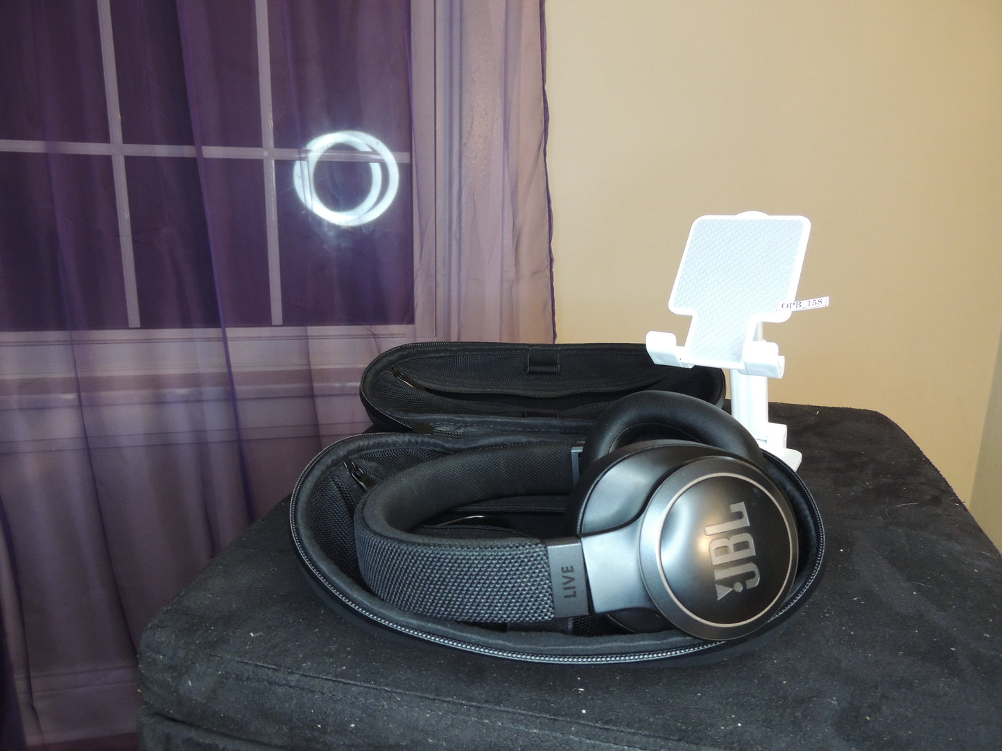 Headset JBL Live 770NC Adaptive Active Noise Cancelling Headphones, with shock resistant case