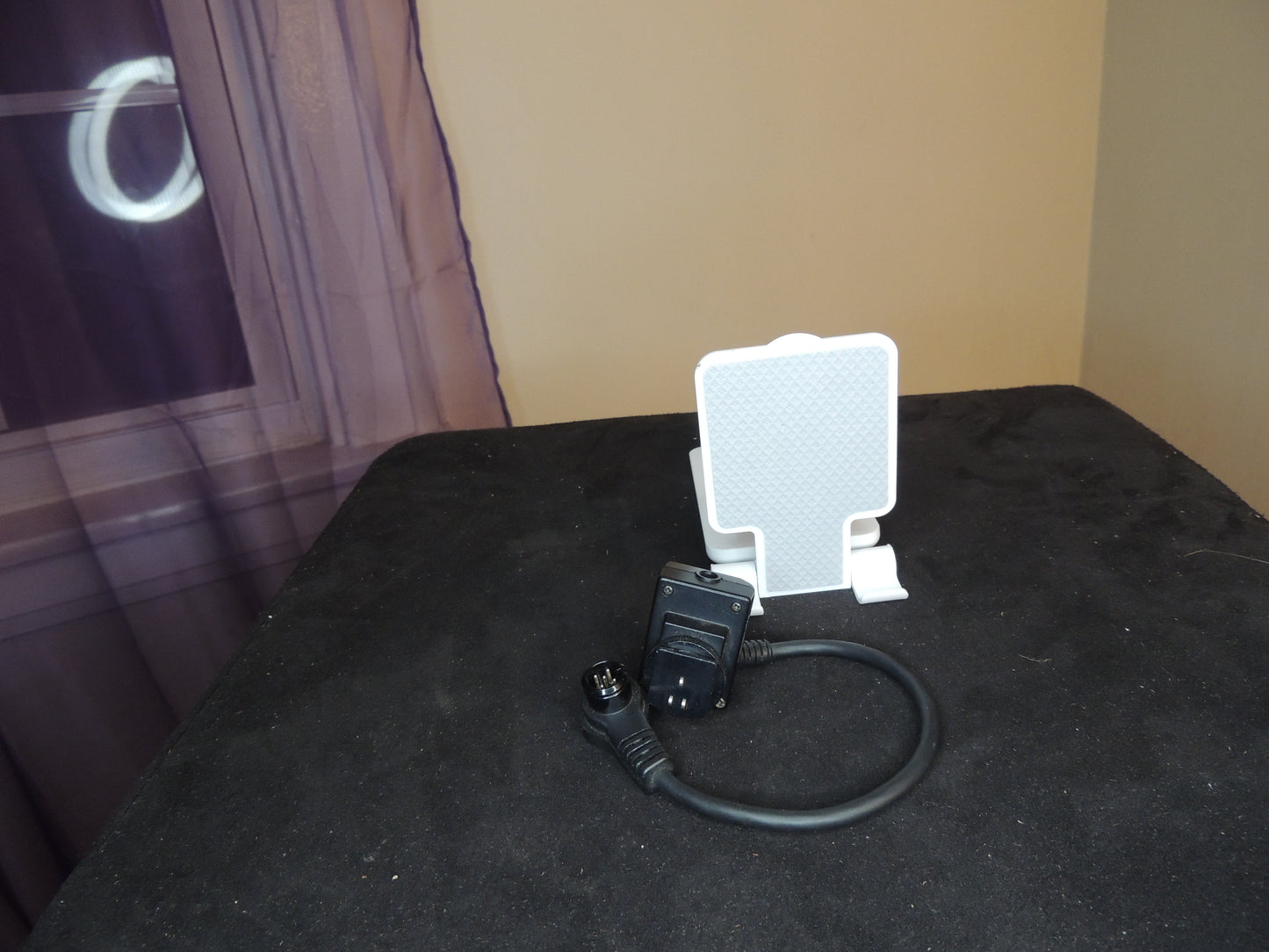 Hot shoe adapter cable for flash