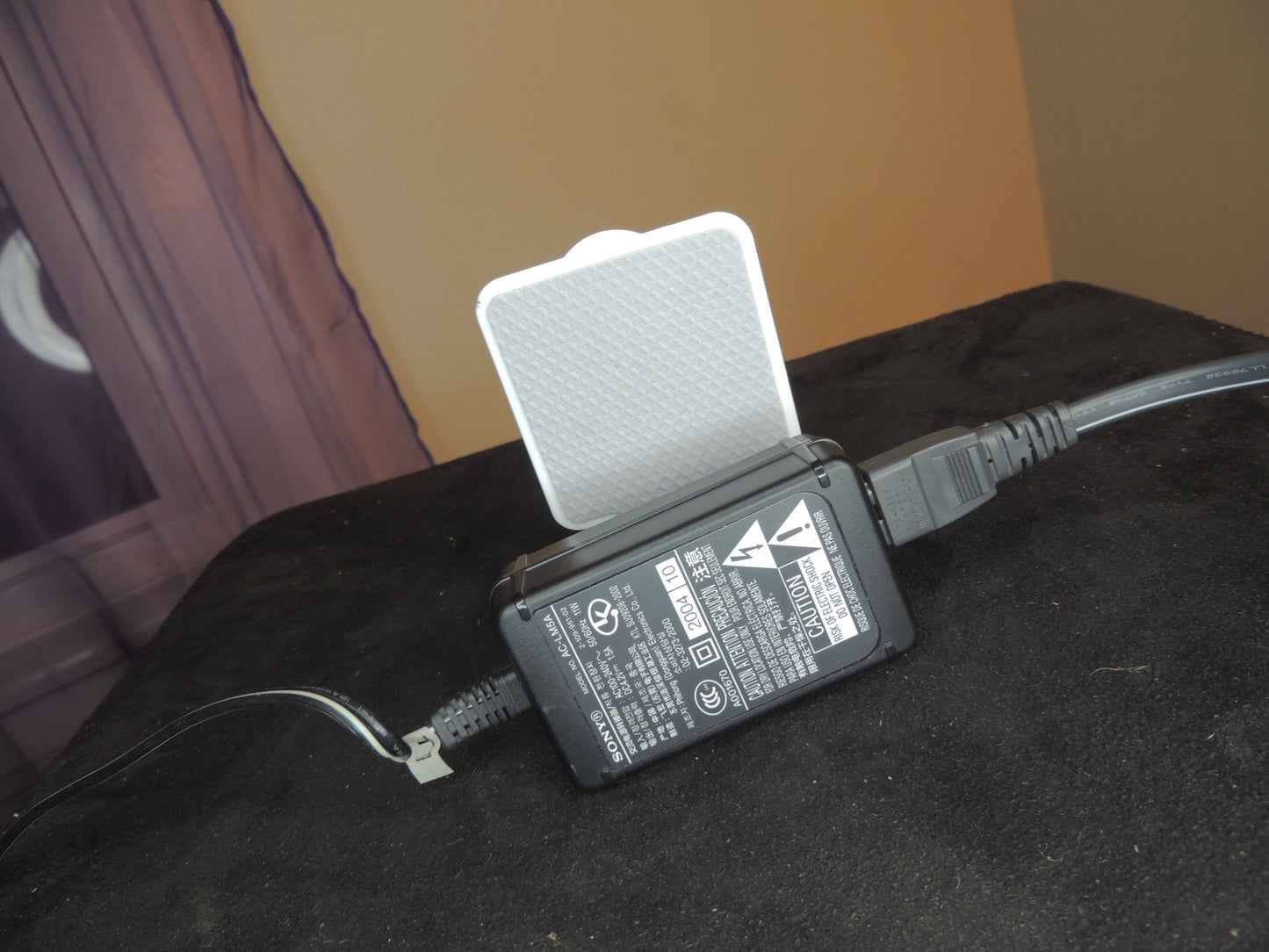 Sony AC-LM5A AC Power Adaptor 100V-240V 11W 4.2V 1.5A (for different models of Sony Cameras) (OEM camera and flash charger)