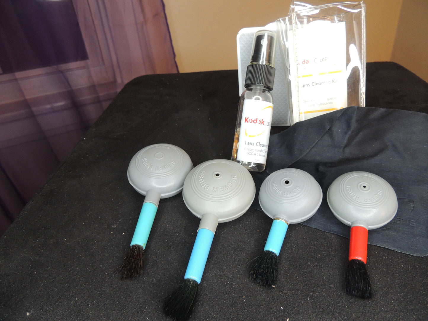 Kodak brand Six piece photography equipment, Camera, Lens, cleaning kit, including assortment of air-pump brushes