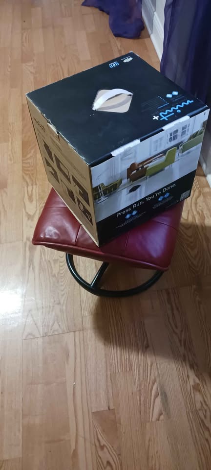 Automatic sweeper, hardwood floor cleaner, Rumba, Roomba, robot floor cleaner, robot sweeper.