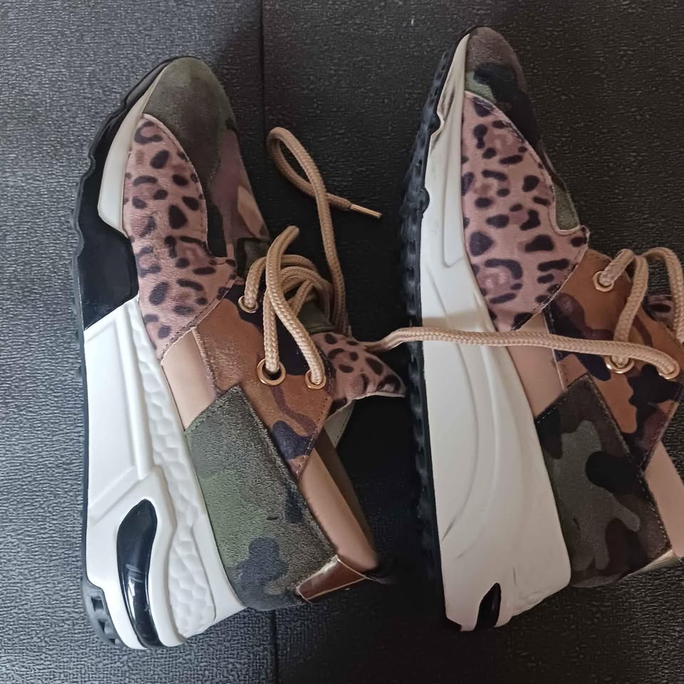 Steve Madden Cliff Sneakers, women size 8.5M, Brand new
