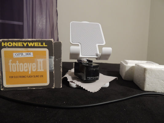 Honeywell fotoeye II flash slave.