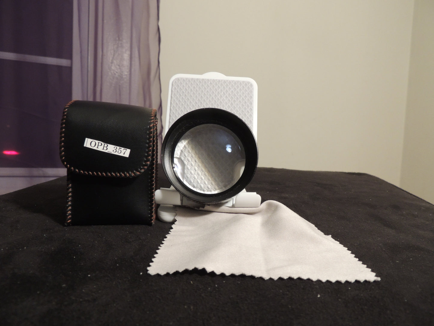 Canon Sureshot AF-35MM Wide Angle Telephoto Lens, 4.7 ft, with original safety leather case.