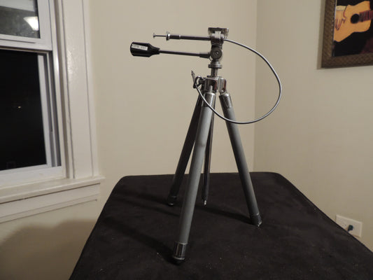 Accura Risomatic Deluxe Chrome Compact Telescoping Tripod 54"&nbsp;
