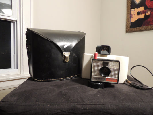 Polaroid Swinger Model 20 Instant Film Land Camera