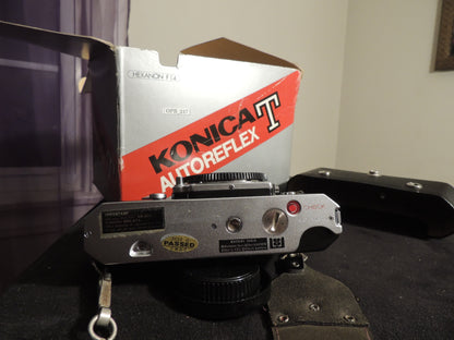 Konica Autoreflex T, Camera, strap, original case and box