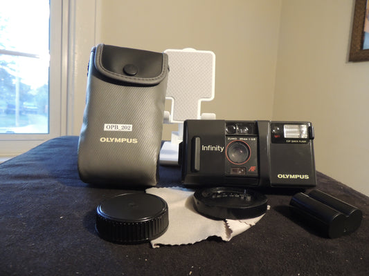 OLYMPUS INFINITY AF 1, 35mm Camera, ESP FLASH, with ZUIKO 35mm f/2.8 lens, with original battery pack and case