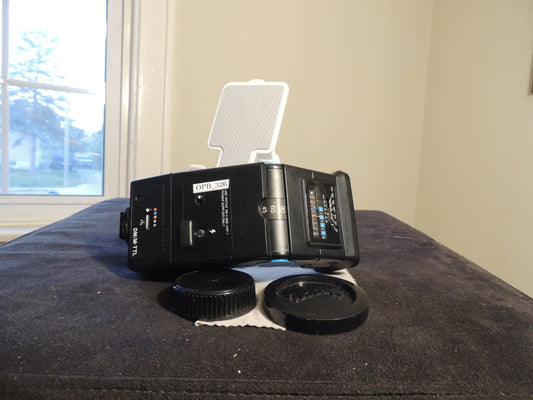 VIVITAR AUTO THYRISTOR 3500 ZOOM HOT SHOE MOUNT BOUNCE DEDICATED FLASH ADJUSTABL