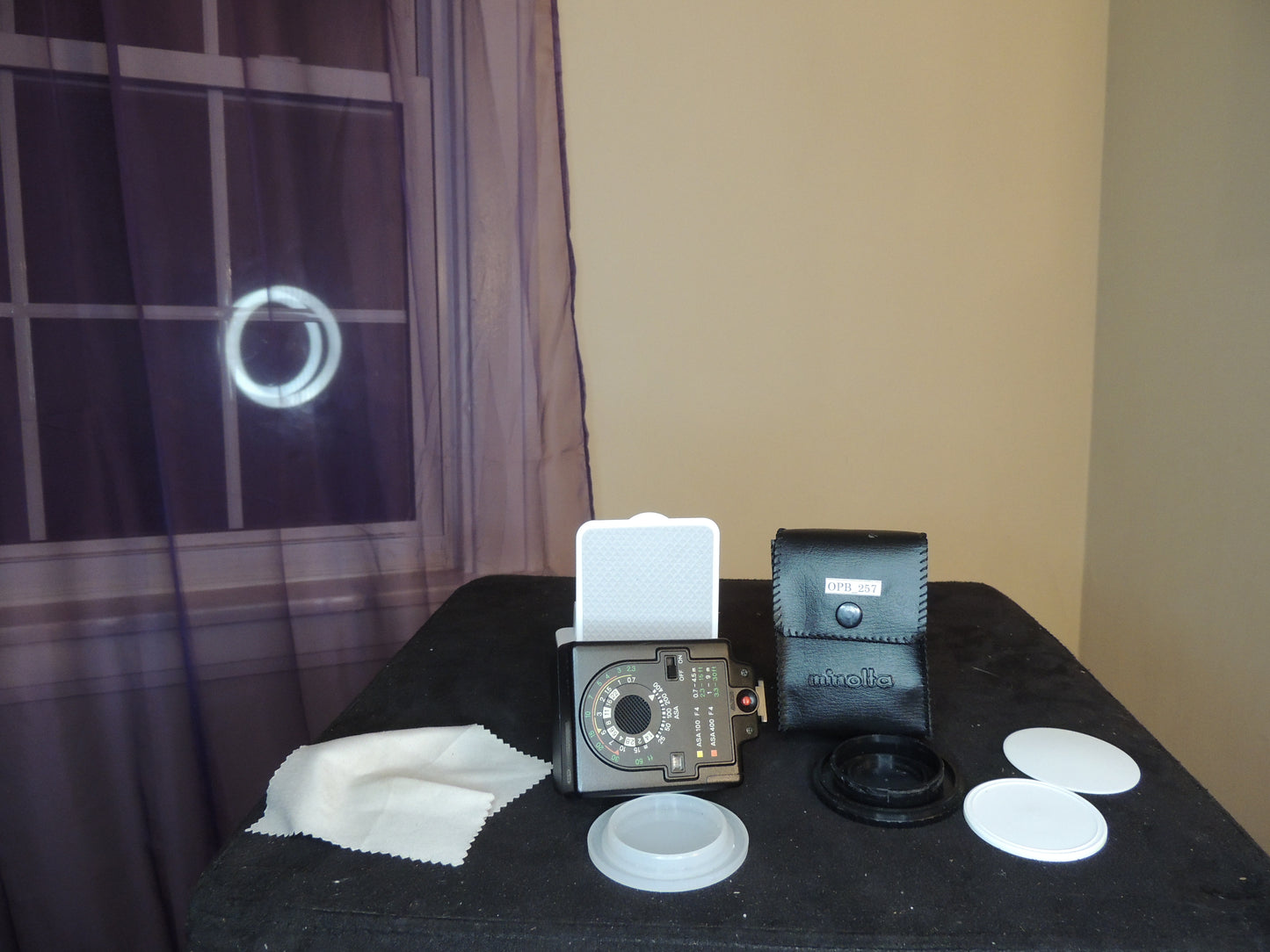 Minolta Auto 118X Shoe Mount Flash, with original leather case