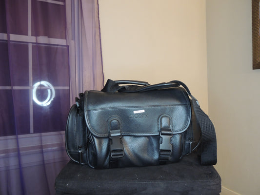 Sony Padded Bag Carrying Case for Cameras/Camcorders (model LCS-VA2) (water proof and shock resistant) (treated leather) (brand new)